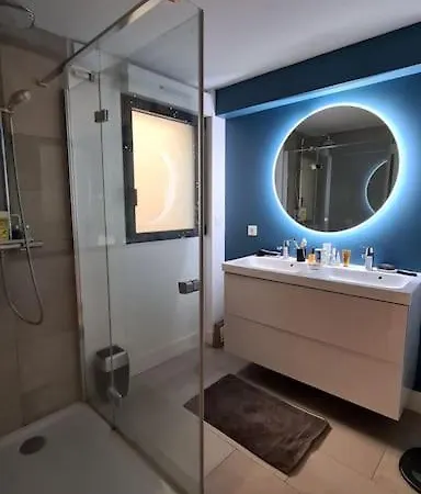 Daire Superbe Loft Centre Avec Jacuzzi Et Cinema - 6p